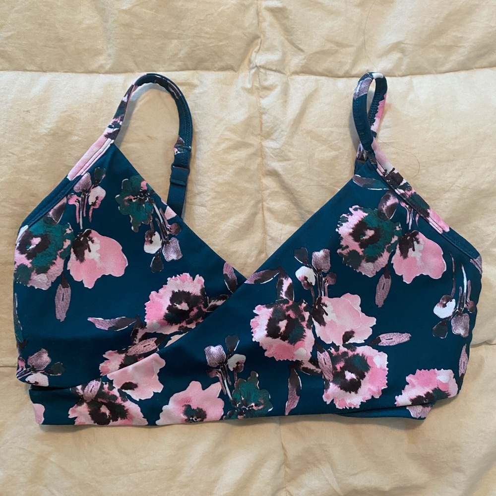 Fabletics floral sports bra size small